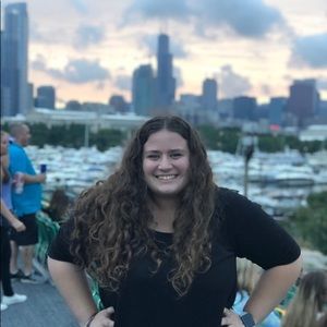 Meet your Posher, Dina